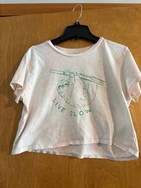 Pura Vida Women's Pink Tie Dye Live Slow Sloth Graphic Crop Top Shirt Medium